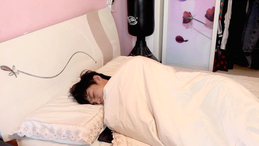 在家正"嗨"呢,查到挂科的我眼泪掉下来,心态崩了怎么办?