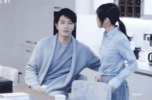 投胎式选角,抠书式演技的彭冠英为什么还没爆红?