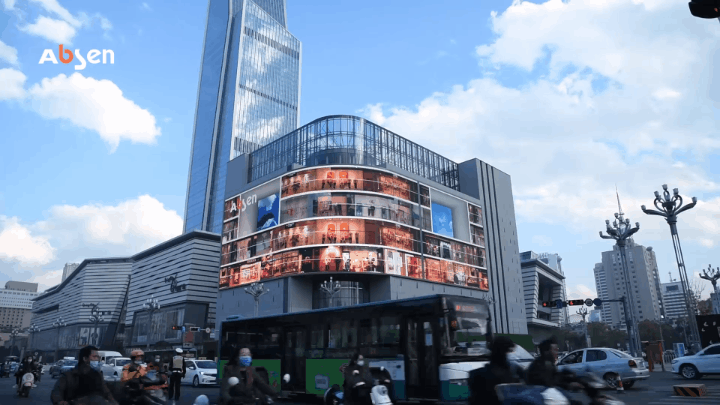 昆明裸眼3d巨幕震撼来袭!东风广场"太空飞船"炫酷登场_腾讯新闻