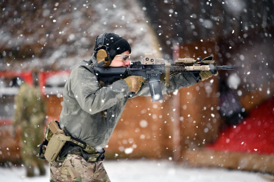 美國陸軍特種部隊訓練 武器配件可自由選擇 啥叫特種兵的特權 互動頭條