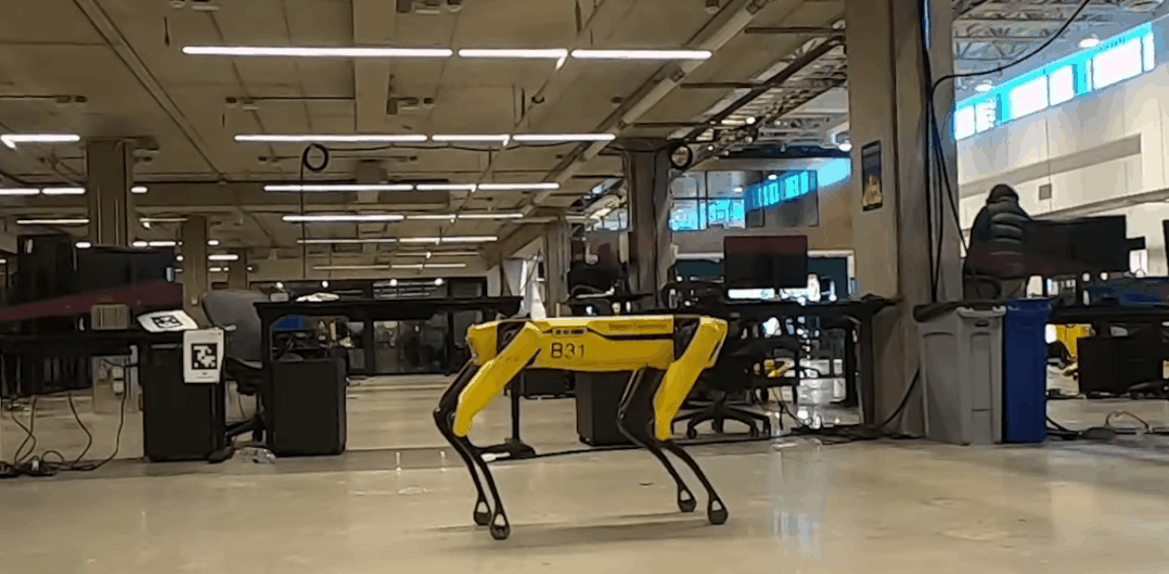 波士顿动力|黑镜狗再现！波士顿动力“大黄狗”上岗SpaceX，勘察火箭爆炸现场