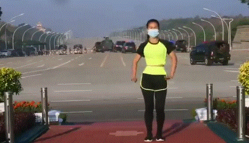 缅甸女子在室外跳健美操 意外录下身后巨变一幕！