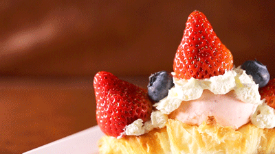 新年的第个牛年蛋糕来了!快来creamistry领取你的小"莓"好!