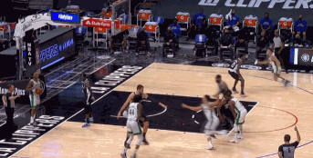 小卡连失关键球绿军胜快船（图）