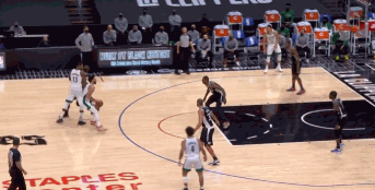 小卡连失关键球绿军胜快船（图）