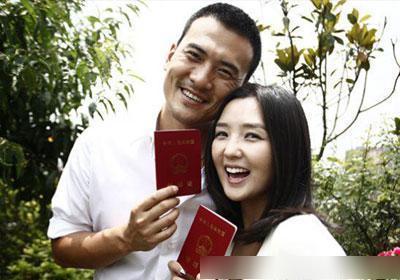 何洁这段婚姻有多心酸？主持人大骂赫子铭“渣男”！
