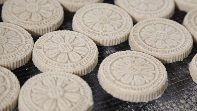 当闻到阳江炒米饼的味道,我就知道快过年了……"_腾讯新闻