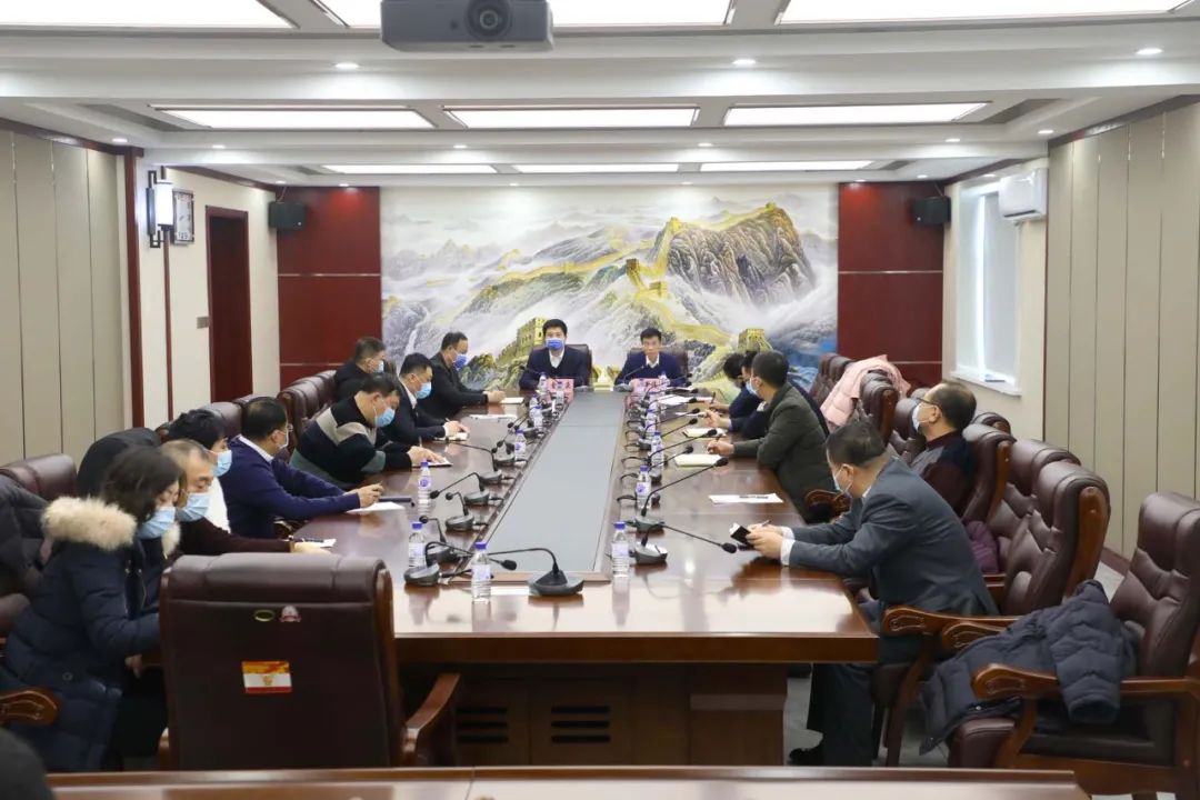 市委常委,组织部部长赵军伟出席,副市长金玉庆主持会议.