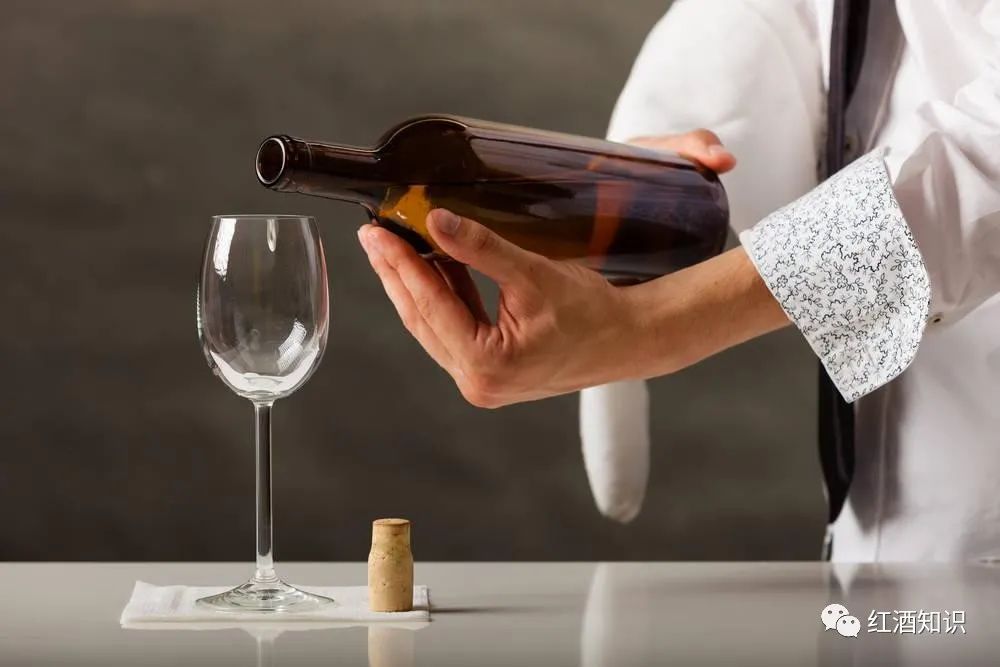 春节酒局多,葡萄酒倒酒礼仪一定要知道!