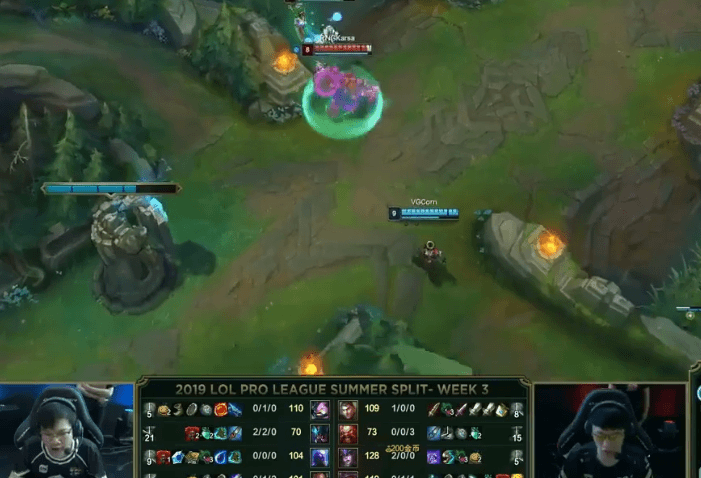 懊悔的捶桌韦神被饮魔刀的盾救下没有死成著名的奥斯卡之夜上一不注意