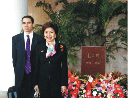 他是包青天的后人能在3天之内能调集20多亿元现款其女婿更牛