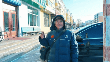 冬泳|追光｜75岁又怎样！“文艺青年”变身“极寒泳士”