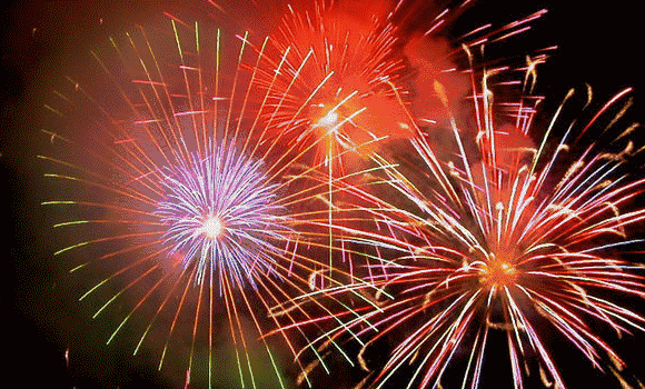 春节期间 多地市民违规放烟花被罚