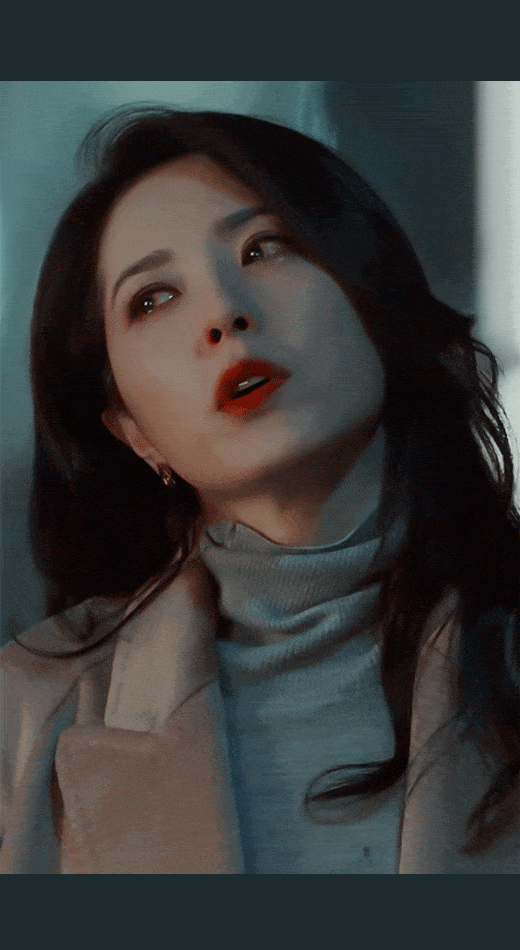 甚至都没有影响到她演霸道总裁,下颌线还是很漂亮因此静态,微表情时