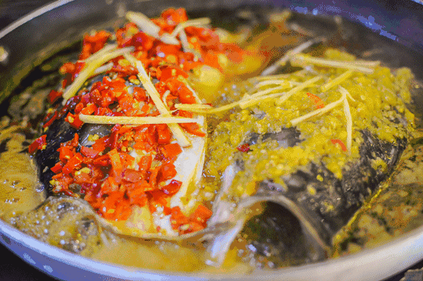 鱼头|鱼头重金属超标？还能愉快地吃鱼头吗？