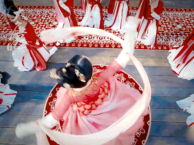 拜托古装剧别再痴迷于纯色纱裙了,是披帛元素它不香吗?