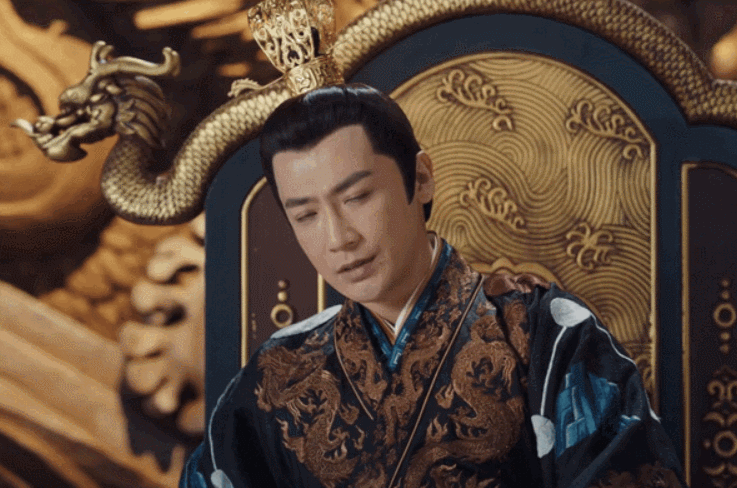 从剧情上分析,武朝皇帝周喆颁布了要对靖国宣战的消息,但却迟迟没有