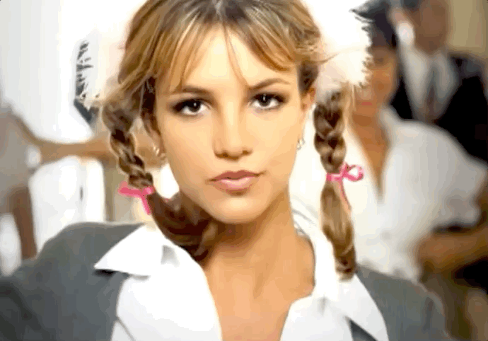 还记得小甜甜布兰妮吗?27岁被送进精神病院后,怎样了?