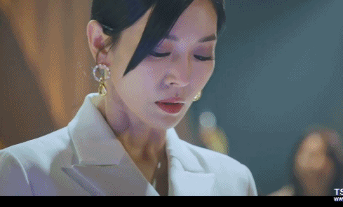 评分收视一路飙升,这被疯狂投诉的狗血剧《顶楼》,"杀"疯了