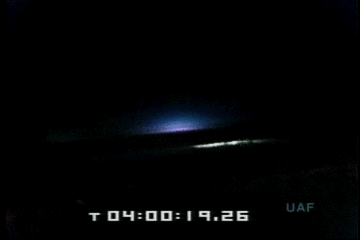 红色精灵|“红色精灵”与“蓝色喷流”，最罕见的两种闪电齐现身，还“接吻”了