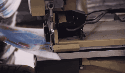 地球仪|机器压成的地球仪，纸张怎么完美贴合成曲面？