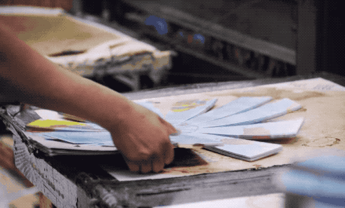 地球仪|机器压成的地球仪，纸张怎么完美贴合成曲面？