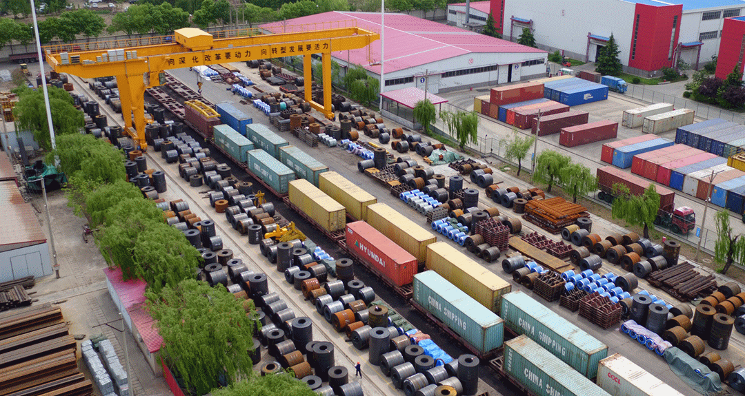 货运验箱员她更忙碌了自豪感更是油然而生"我觉得自己的这份工作责任