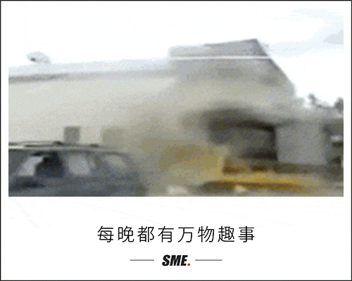 推土机|因为遭遇“不公对待”，美国男子改造推土机推倒市政大楼