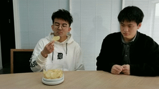 薯片|怎样才能管住嘴？看完3篇论文后我找到了科学少吃的方法！