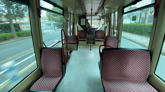 上海惊现超长,高颜值电车,直达这些地方!车厢内竟有