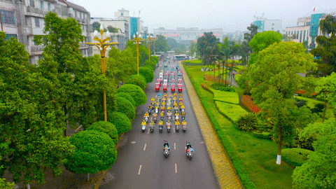 今天泸县快递小哥外卖小黄人在行动