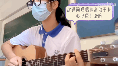 这位不专心上课的15岁女孩,却震惊了几百万人,天赋是不会被埋没的