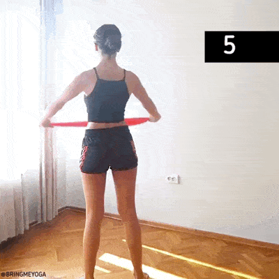 老话都说“气质在肩，优雅在背”；今天就来告诉你两套开肩美背的瑜伽序列_帮你轻松提升气质！