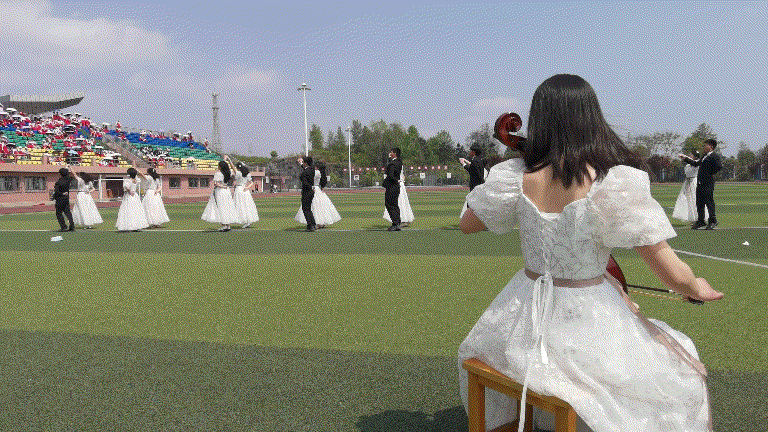 毕节一中90岁啦上千名学生这样庆祝