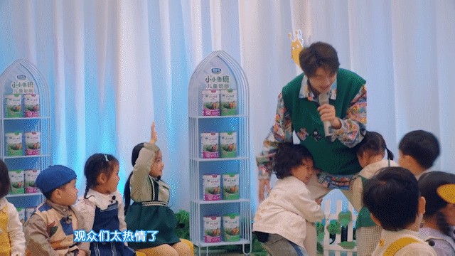 男人带娃是个笑话这座幼儿园的男老师让我刮目相看