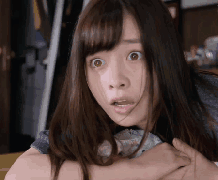 演了大量漫改剧的桥本环奈,似乎陷入了一个怪圈,演技平平被吐槽,戏路