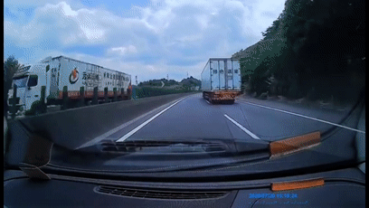 货车高速公路行车这些行为非常危险,千万要注意!