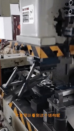 冲床加装一个往复机构的附件机器人技术公司sarcos推出的guardian s