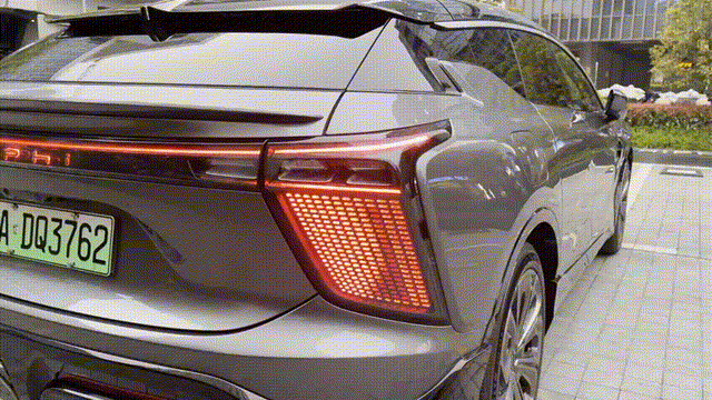 想不到的地方满是惊喜 hiphi x才不只是个"九门提督"