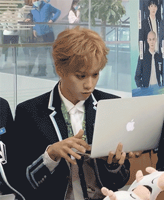 这就是世界的参差吗?余景天打字vs唐九州打字