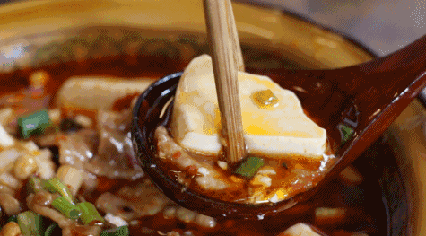 人的吃饭问题, 他们利用淮河流域产盐有卤水做凝固剂的条件发明了豆腐