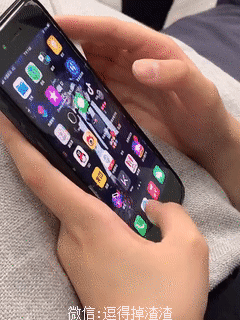 搞笑gif段子别急着捞上来我先拍个照发朋友圈