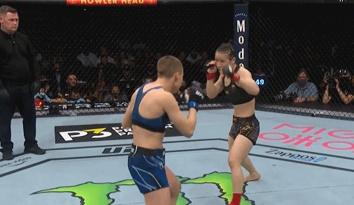 78秒被ko张伟丽被罗斯一脚扫倒痛失草量级金腰带