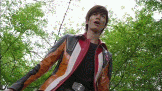 奥特曼变身越来越复杂,你更喜欢以前的简洁,还是现在的酷炫?