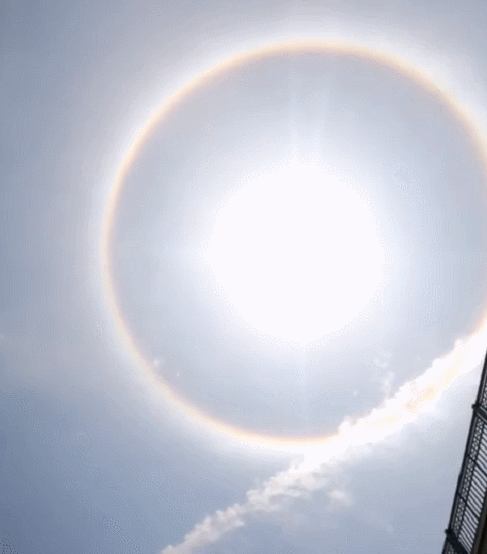 今天是4月份的最后一天,转发这份传递日晕奇观,你的五月一定会交好运!