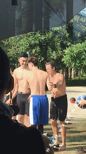 cba腹肌大pk易建联郭艾伦胡明轩这些大长腿肌肉男谁最强