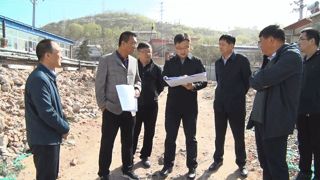 交口李刚调研市政建设推进情况