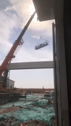 吊篮严禁在5级以上大风,雨天,夜间等环境下工作