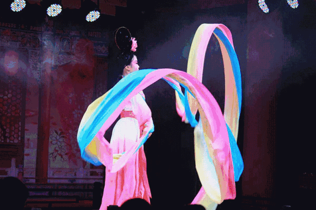 中国戏曲的特技之一『水袖功』,艺惊四座,美不胜收_腾讯新闻