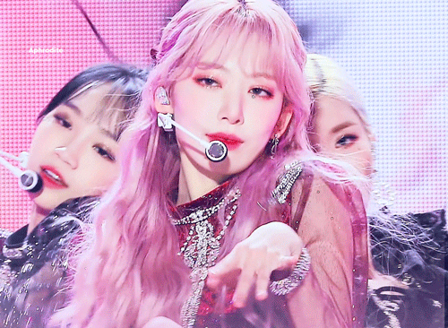 前段时间小樱花在izone告别演出上的惊艳瞬间,还时不时的在我眼前浮现